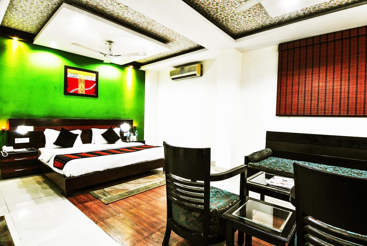 Super O Paharganj Near Railway Station Formerly Chand Palace New Delhi