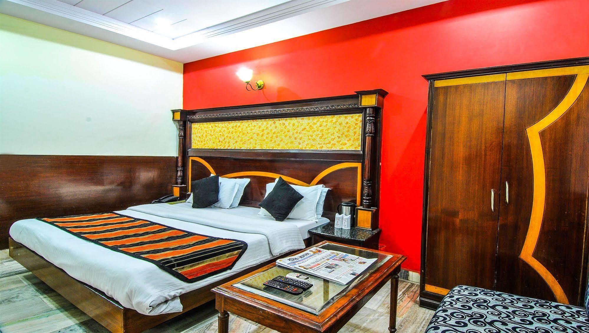 Super O Paharganj Near Railway Station Formerly Chand Palace Hotel New Delhi
