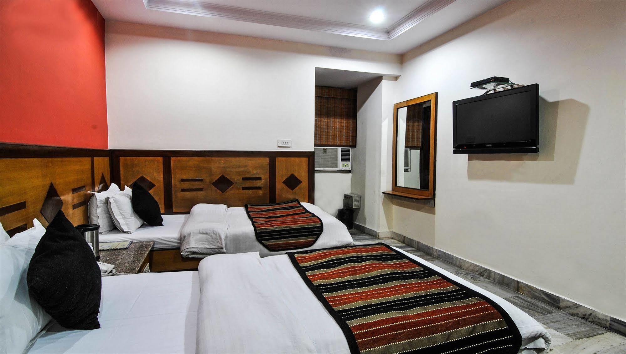 Super O Paharganj Near Railway Station Formerly Chand Palace New Delhi
